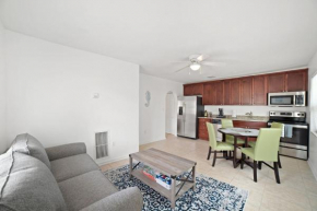 Historic Beach Escape - Entire Apartment C, Lake Worth